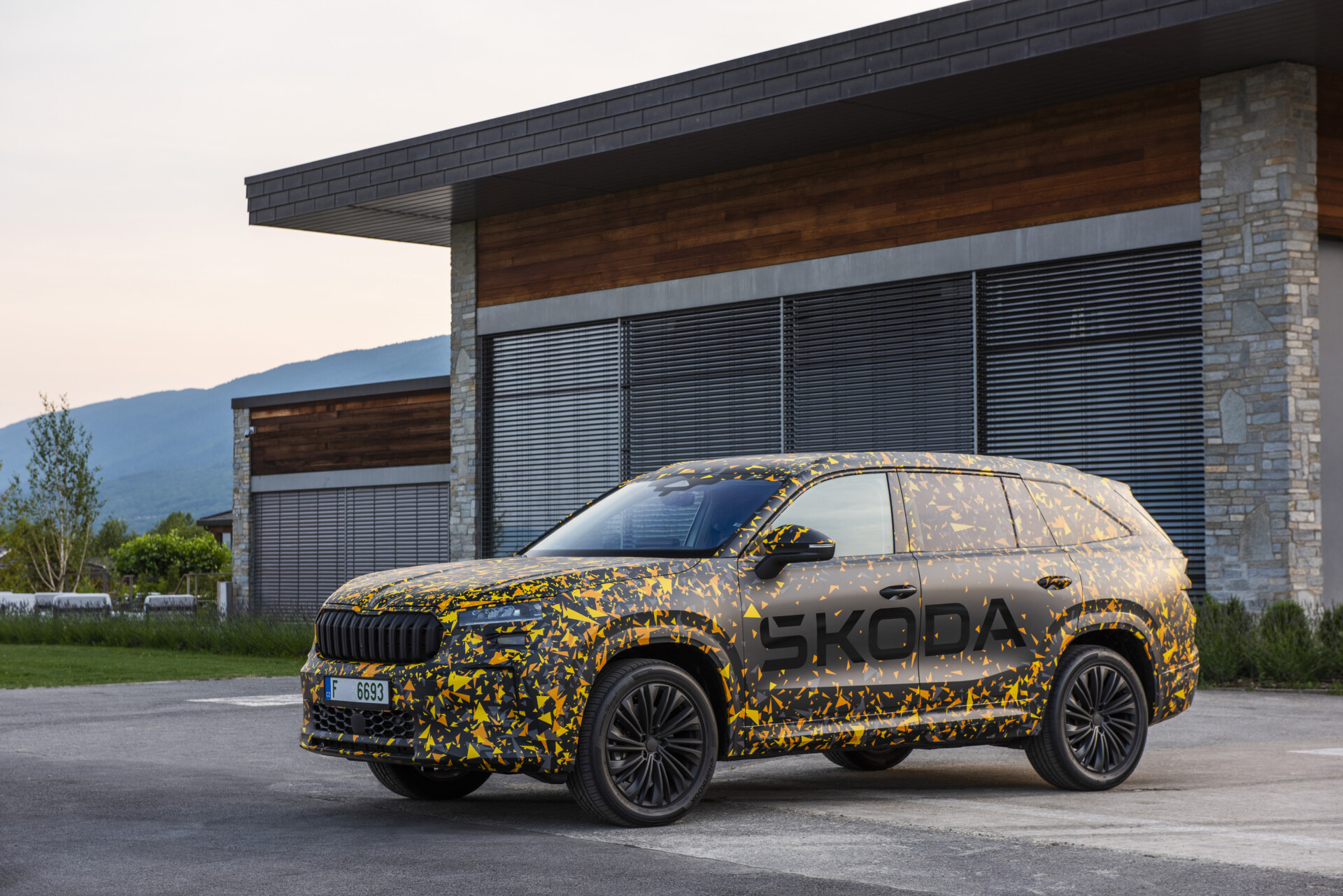 01_covered_skoda_kodiaq_6822cc78-1920x1281