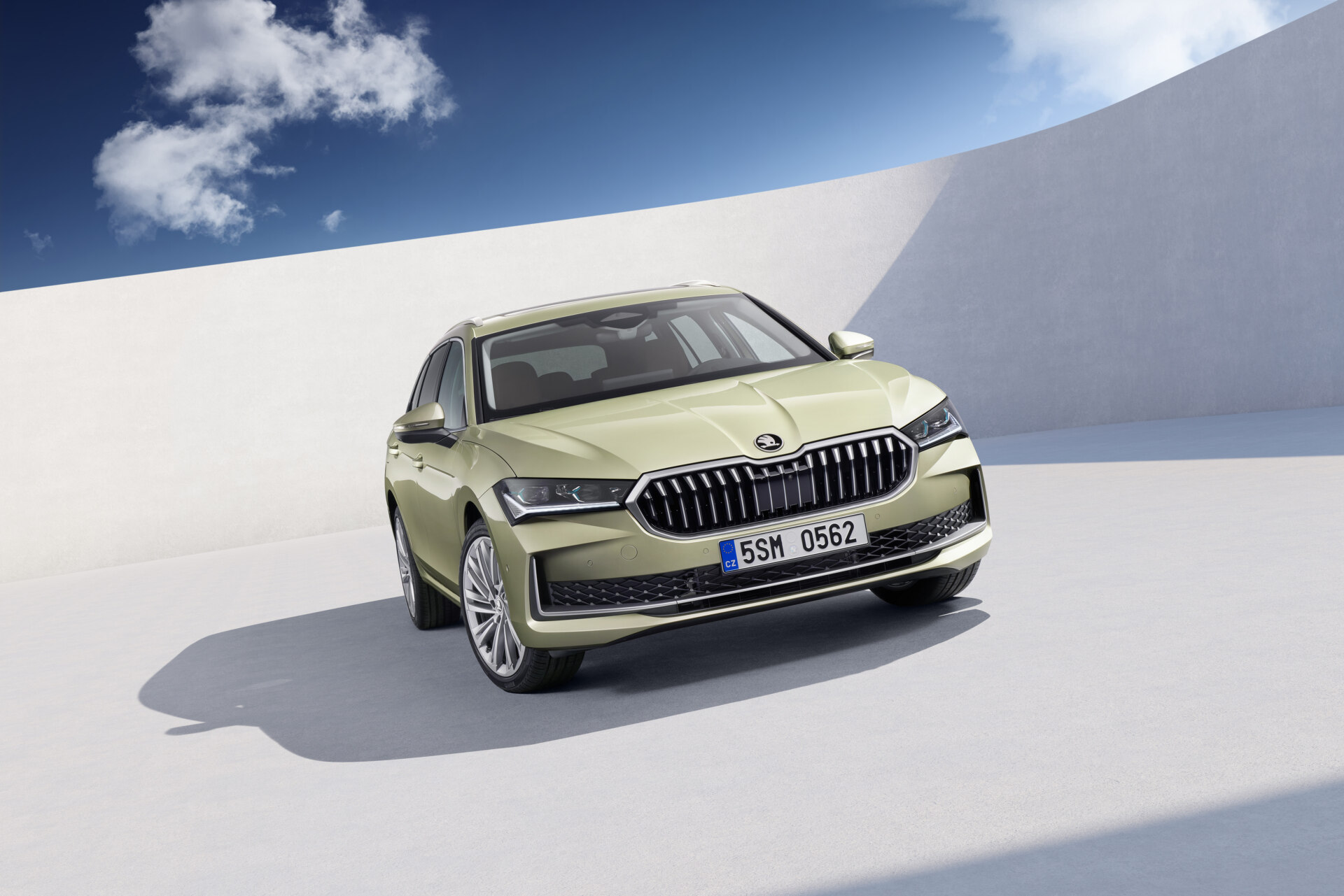 45_skoda_superb_combi_69e6beaa-1920x1281