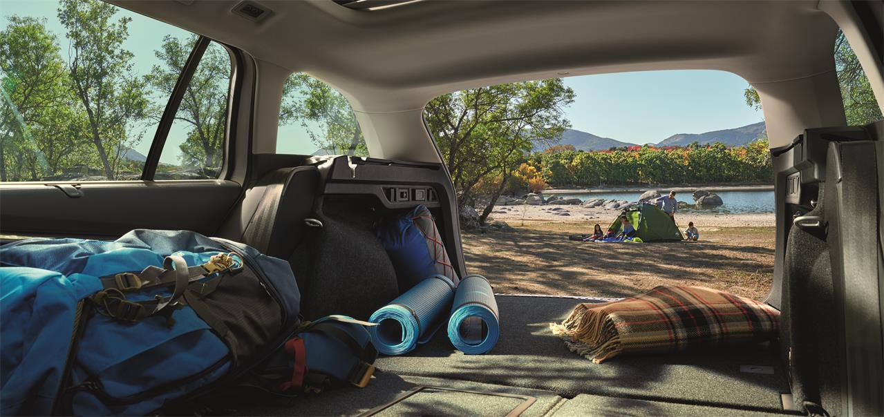 thumb_OCT_NG_BS_Luggage_compartment_01