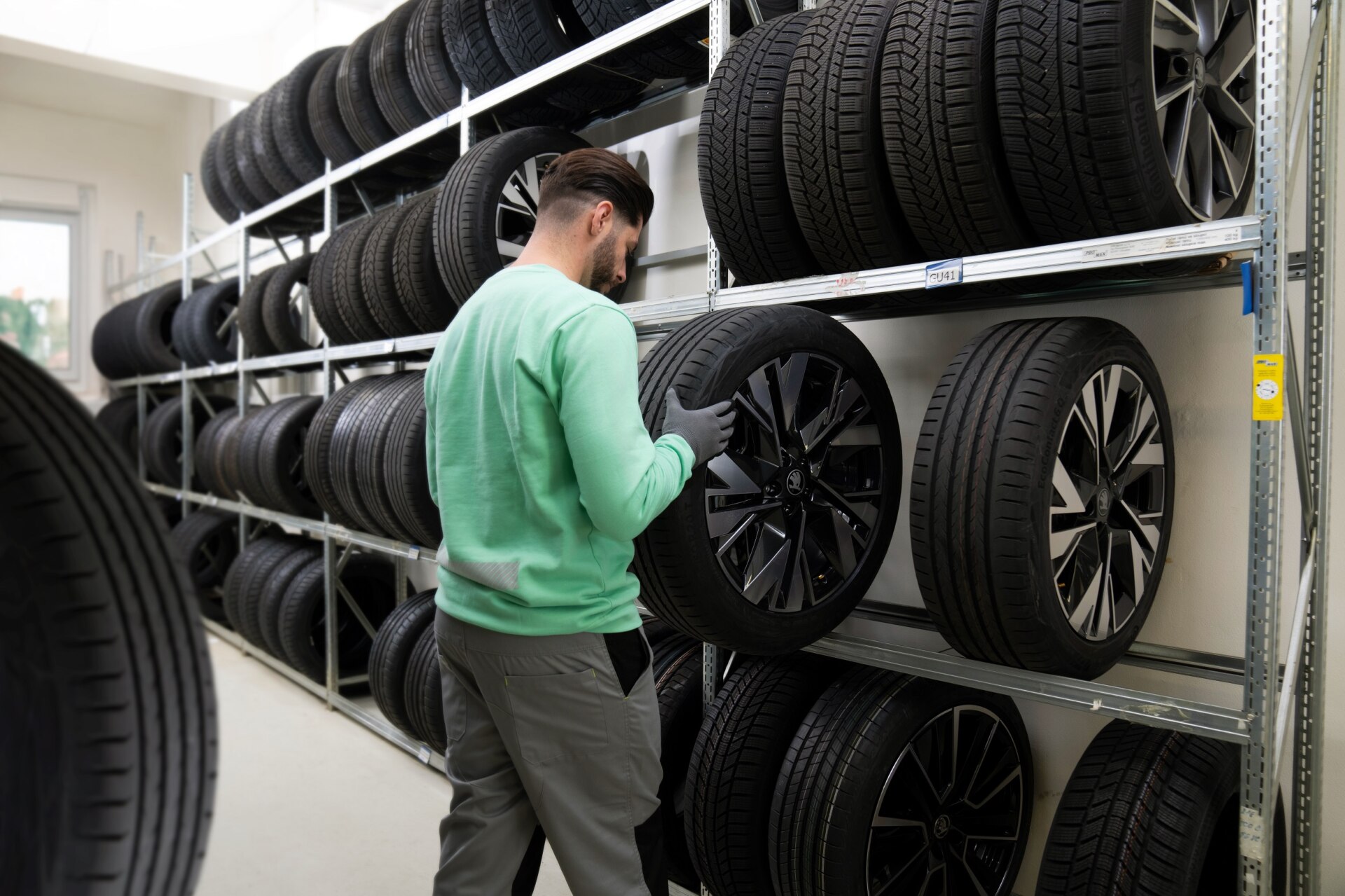 tyre_hotel_e55b41a0-1920x1279