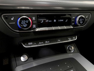 Audi Q5 quattro DESIGN 2.0 TDI